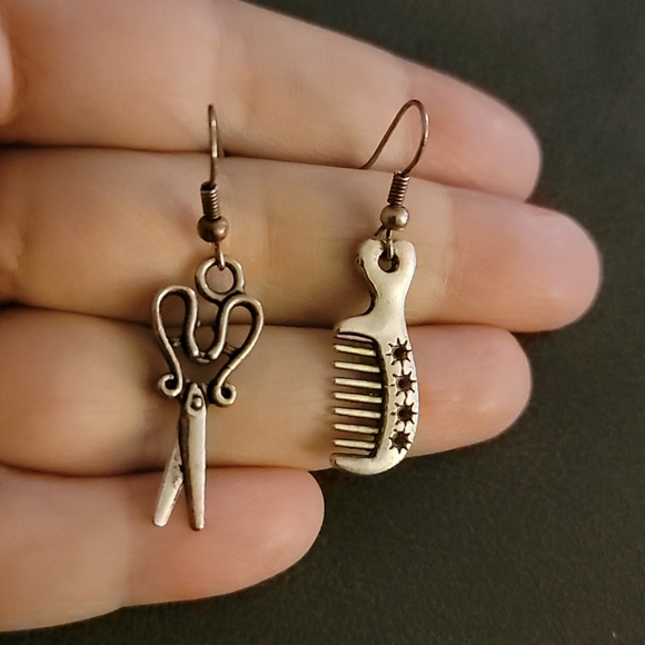 Shears & Comb earrings #hairstylist - Picture 2 of 2